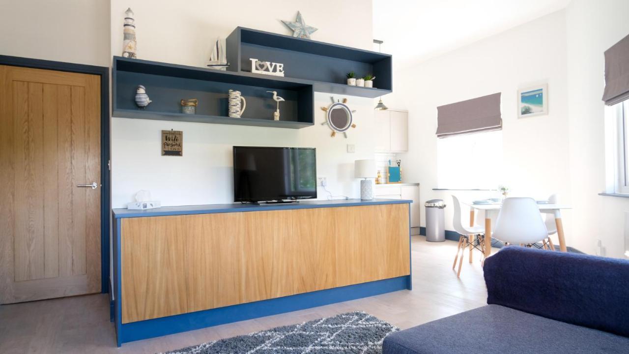 Intimate Entire Flat 9-Min Walk To Boscombe Beach Bournemouth Exterior foto