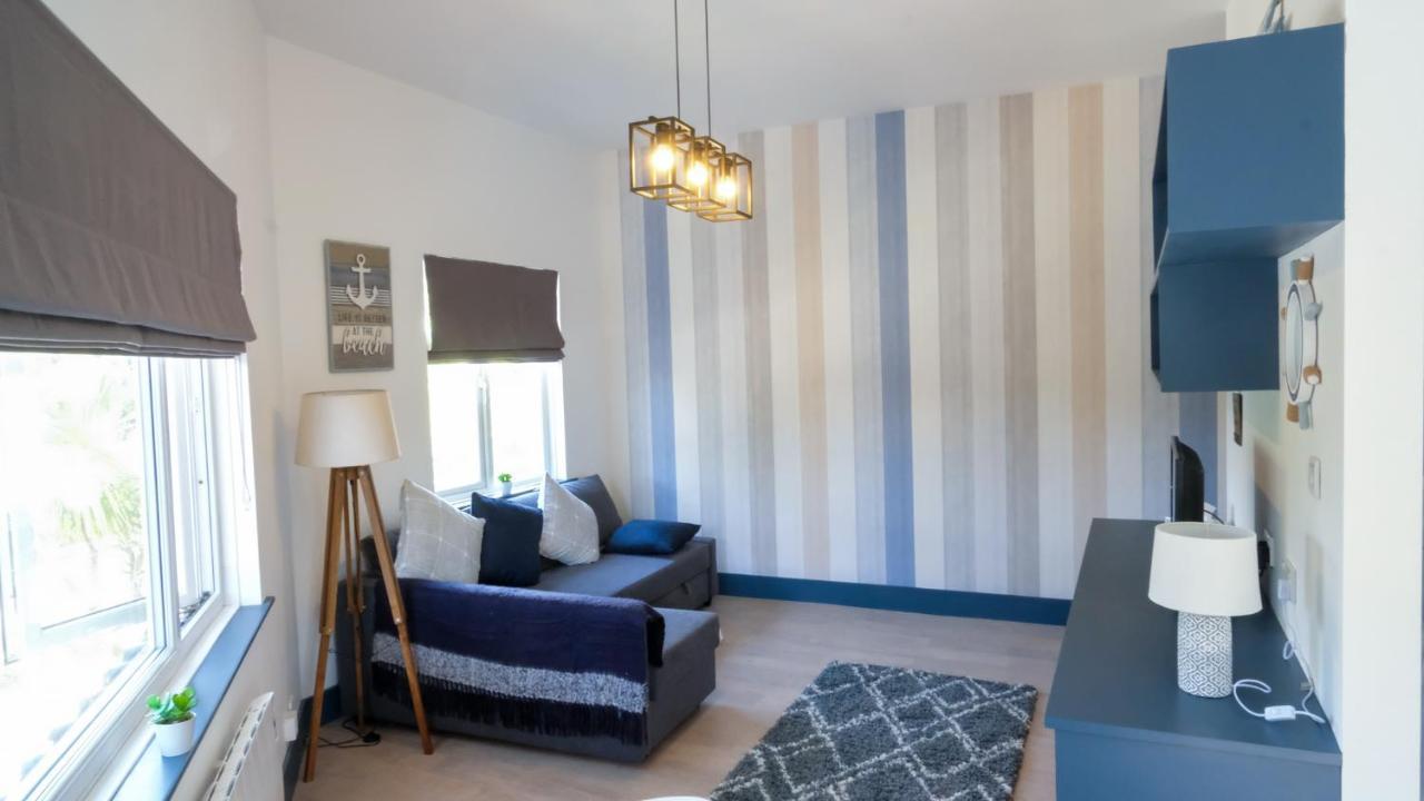Intimate Entire Flat 9-Min Walk To Boscombe Beach Bournemouth Exterior foto
